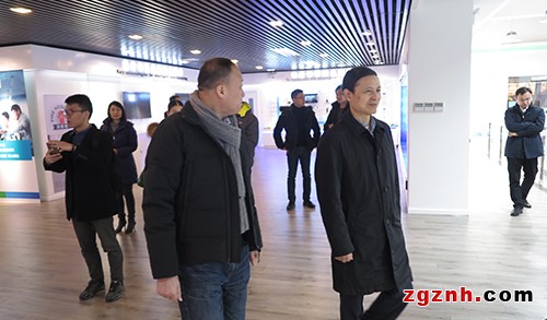 無錫市經信委領導一行參觀宜科<em></em>•賽達智能制造綜合運營平臺
