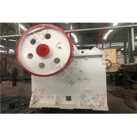 道砟石颚式破碎机作业现场